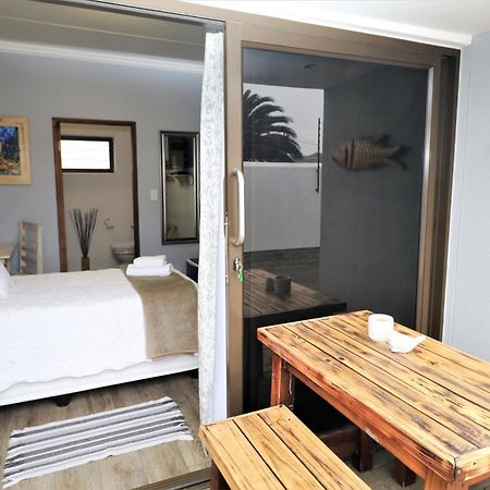 Tiende Laan Bed & Breakfast And Self-Catering Walvis Bay Esterno foto
