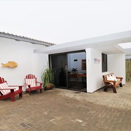 Tiende Laan Bed & Breakfast And Self-Catering Walvis Bay Esterno foto