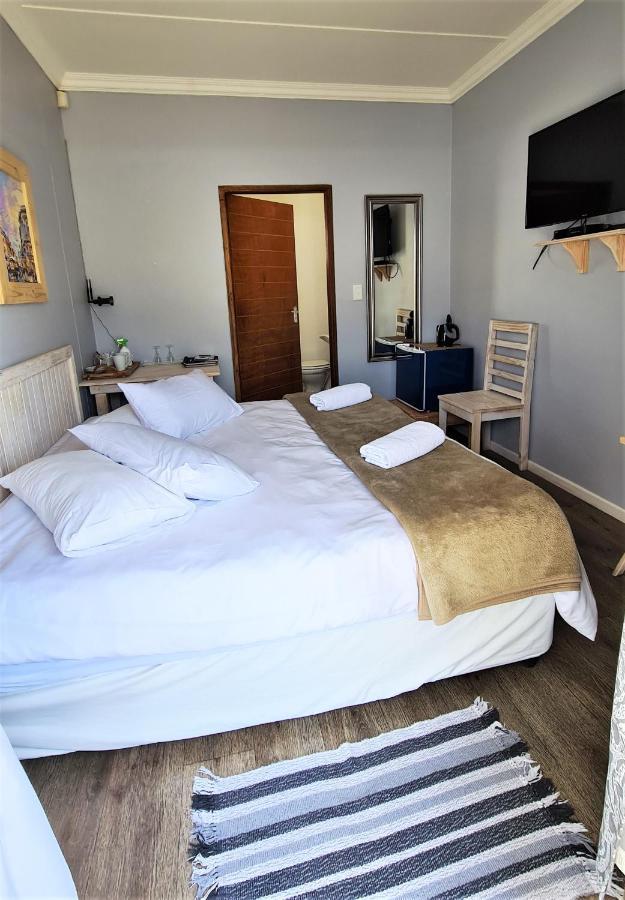 Tiende Laan Bed & Breakfast And Self-Catering Walvis Bay Esterno foto