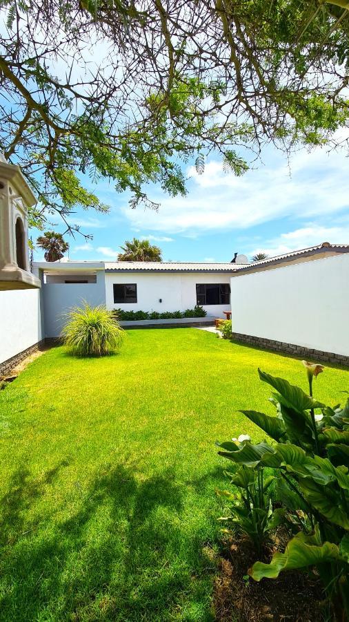 Tiende Laan Bed & Breakfast And Self-Catering Walvis Bay Esterno foto