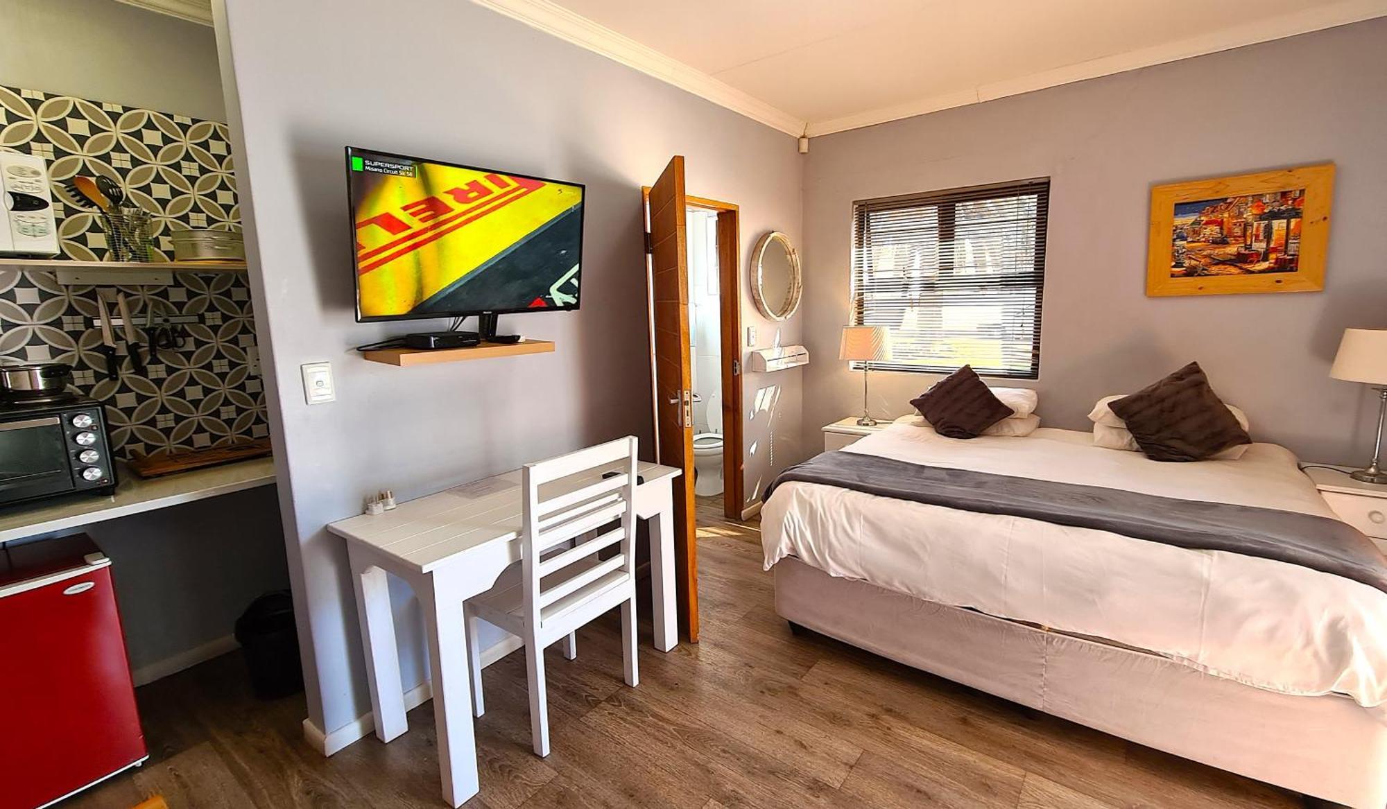 Tiende Laan Bed & Breakfast And Self-Catering Walvis Bay Esterno foto