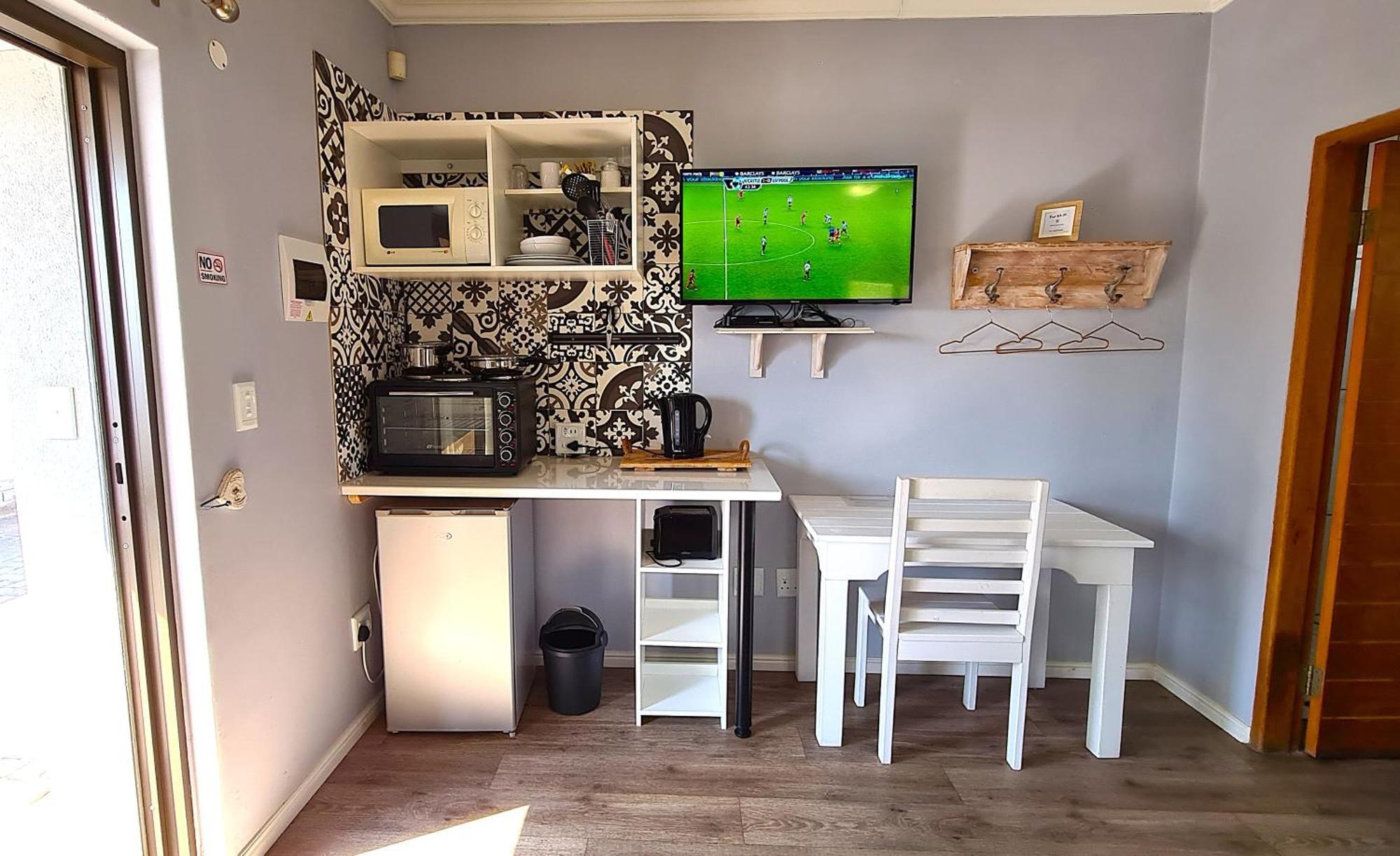 Tiende Laan Bed & Breakfast And Self-Catering Walvis Bay Esterno foto