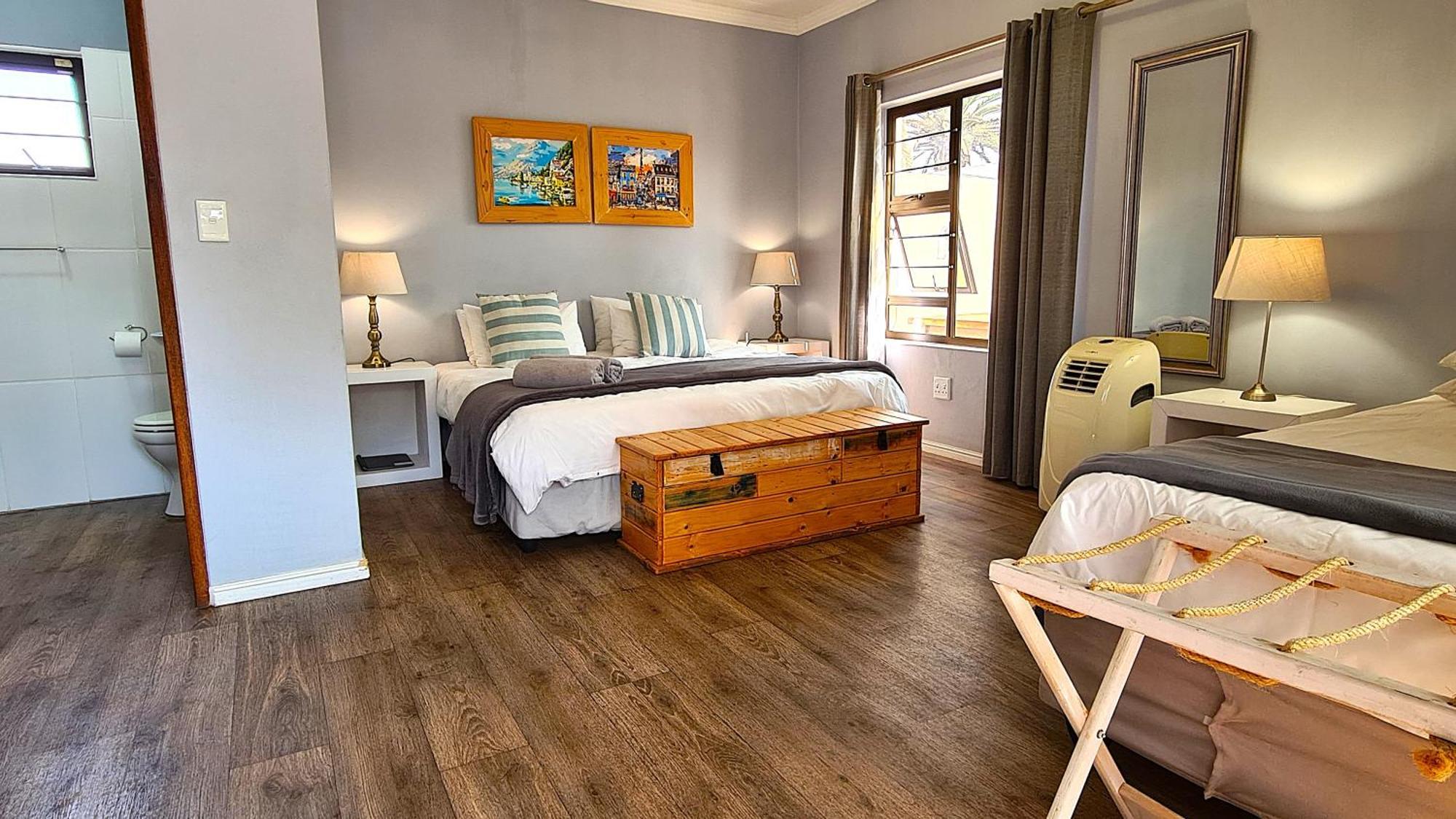 Tiende Laan Bed & Breakfast And Self-Catering Walvis Bay Esterno foto
