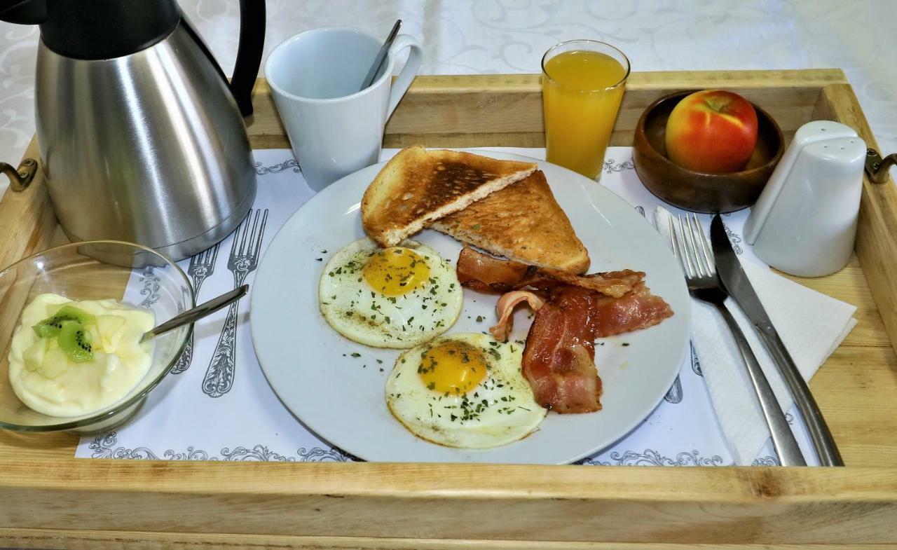 Tiende Laan Bed & Breakfast And Self-Catering Walvis Bay Esterno foto