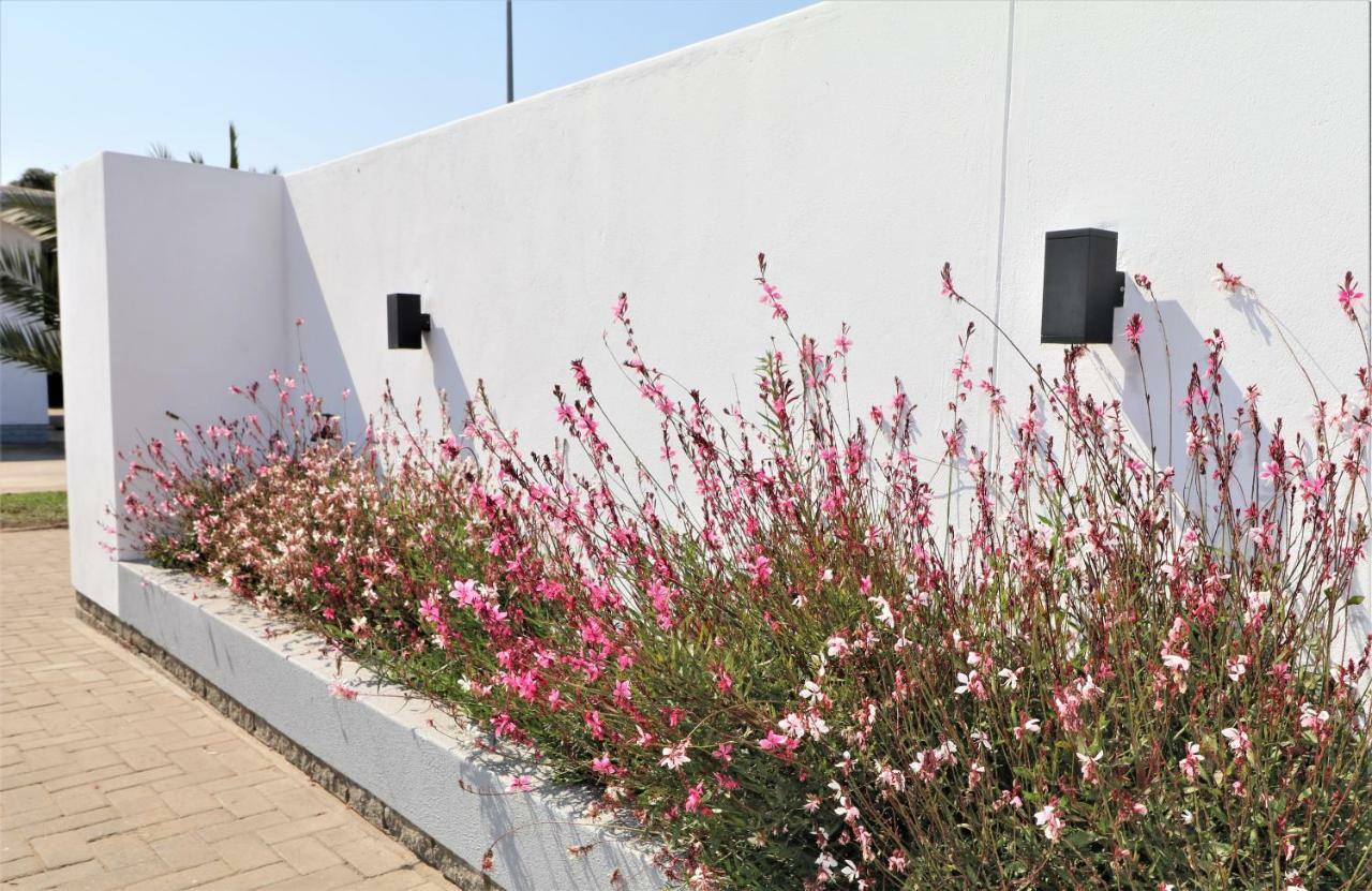 Tiende Laan Bed & Breakfast And Self-Catering Walvis Bay Esterno foto