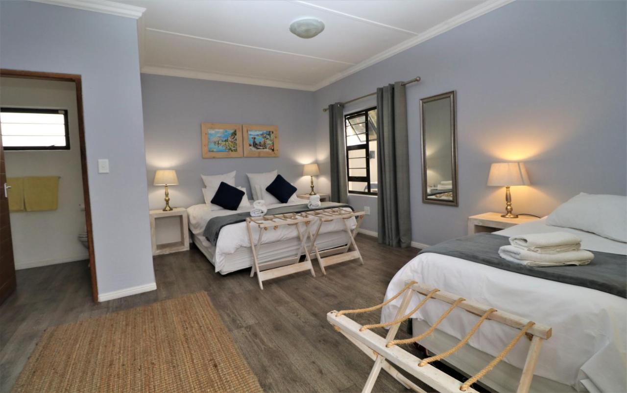 Tiende Laan Bed & Breakfast And Self-Catering Walvis Bay Esterno foto