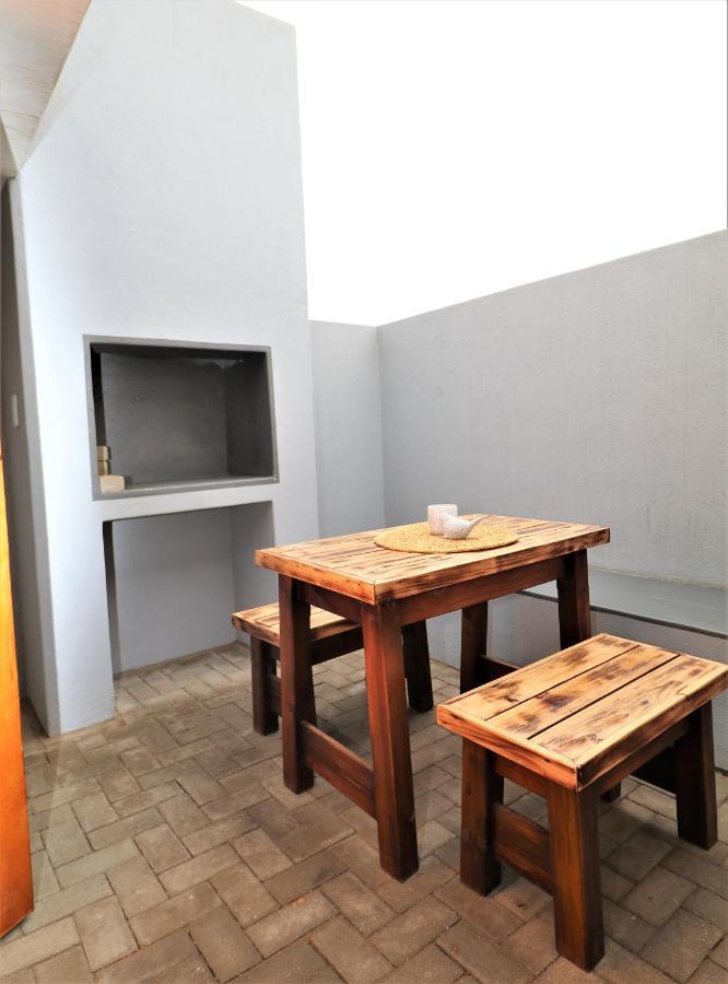 Tiende Laan Bed & Breakfast And Self-Catering Walvis Bay Esterno foto