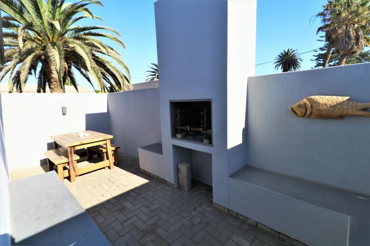 Tiende Laan Bed & Breakfast And Self-Catering Walvis Bay Esterno foto