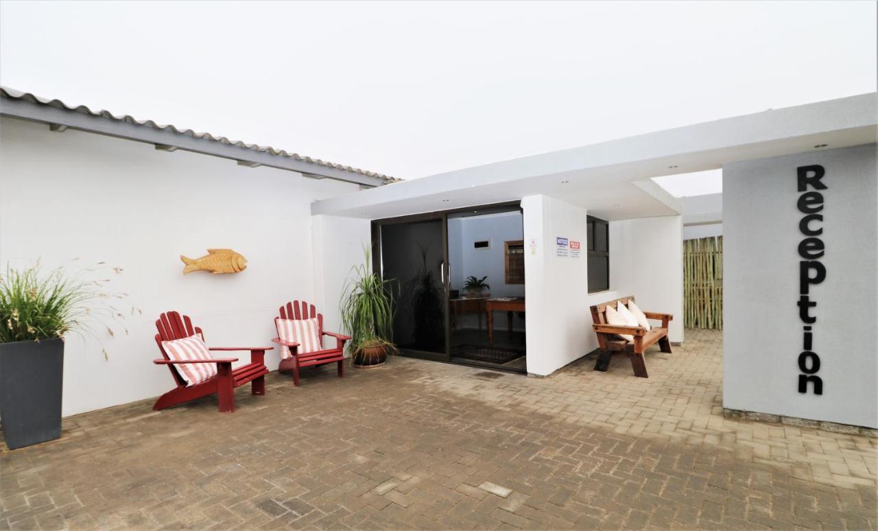 Tiende Laan Bed & Breakfast And Self-Catering Walvis Bay Esterno foto